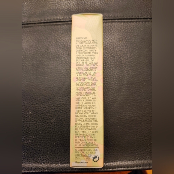 Clinique Stay-Matte Oil-Free Makeup Foundation In 23 Ginger - Picture 2 of 8